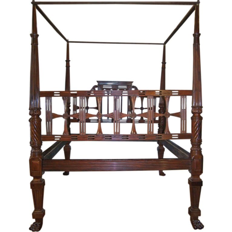 18th Century East Indies Raj Bed with Paws