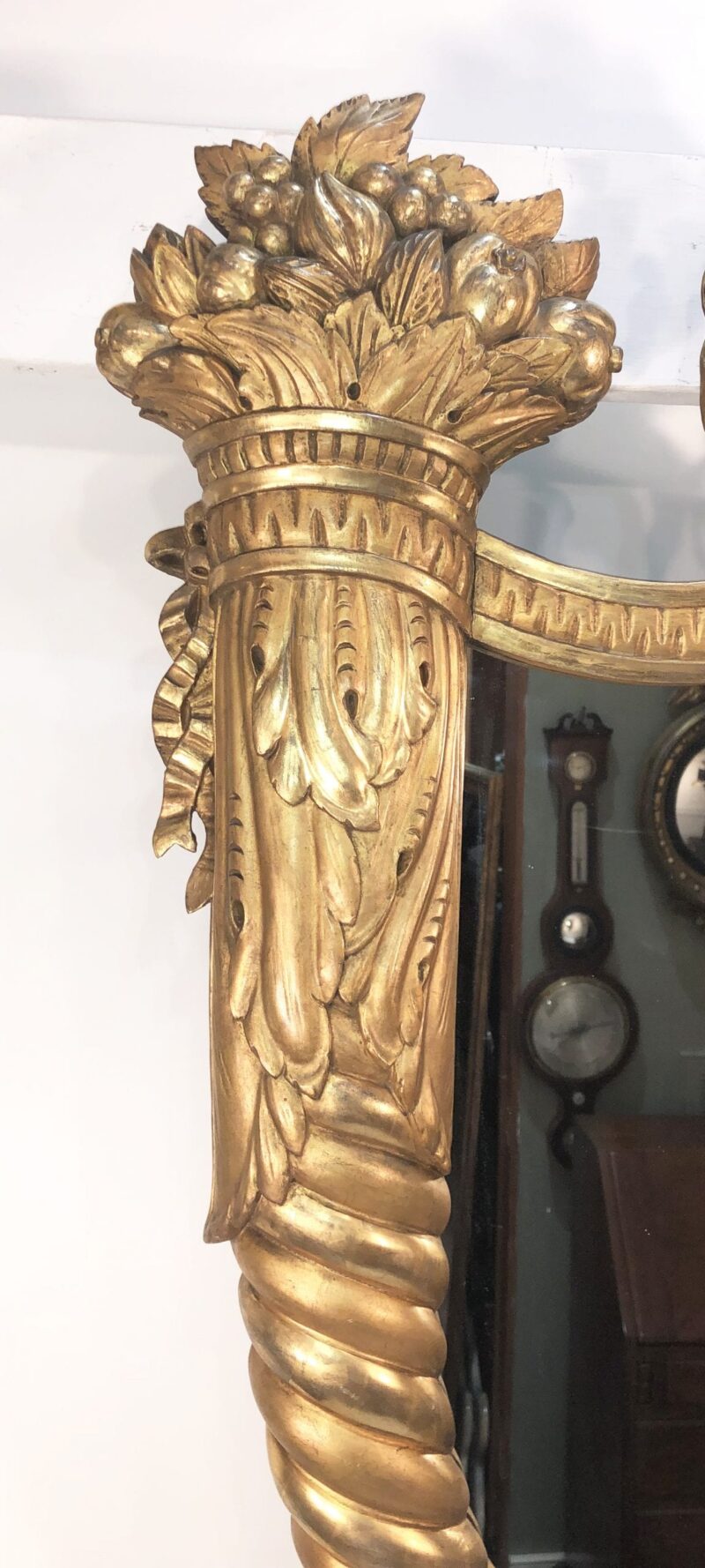 Early 19th Century American Federal Gilt Wood Mirror