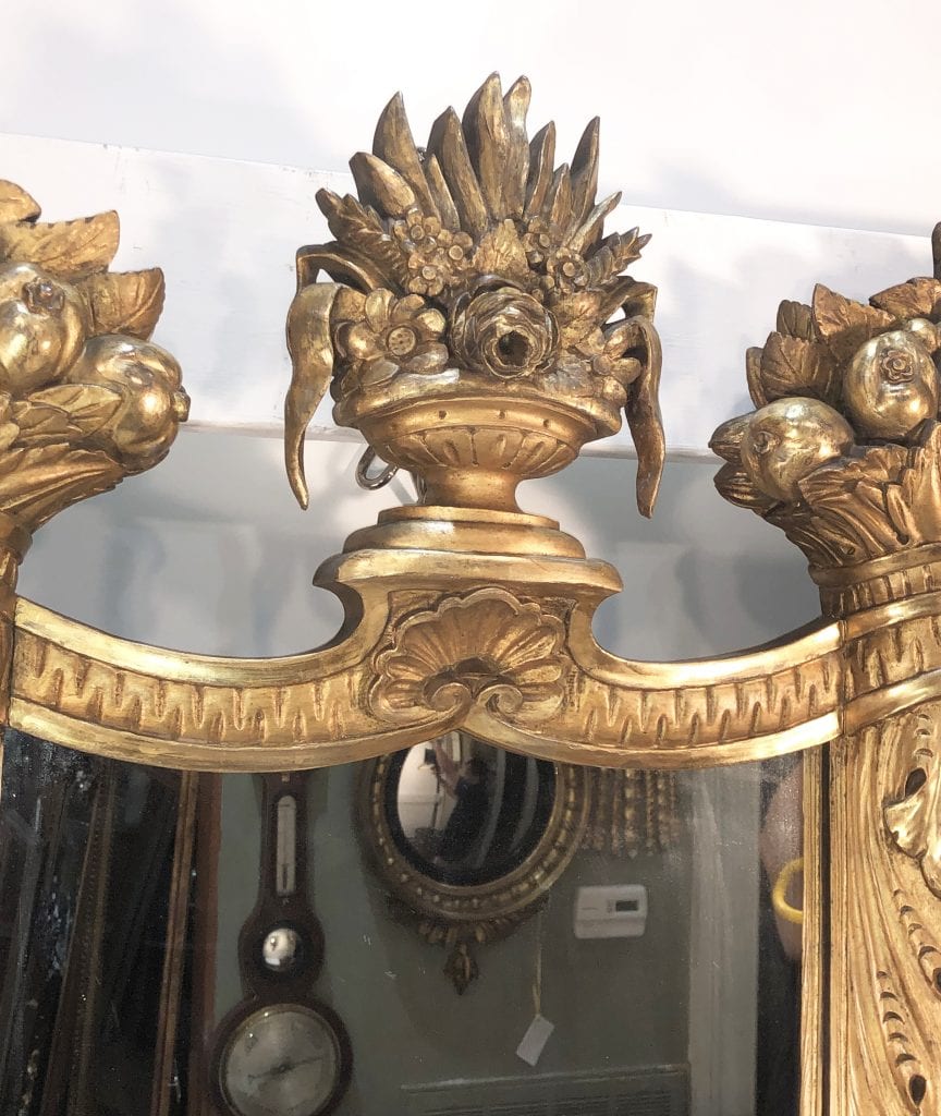 Early 19th Century American Federal Gilt Wood Mirror