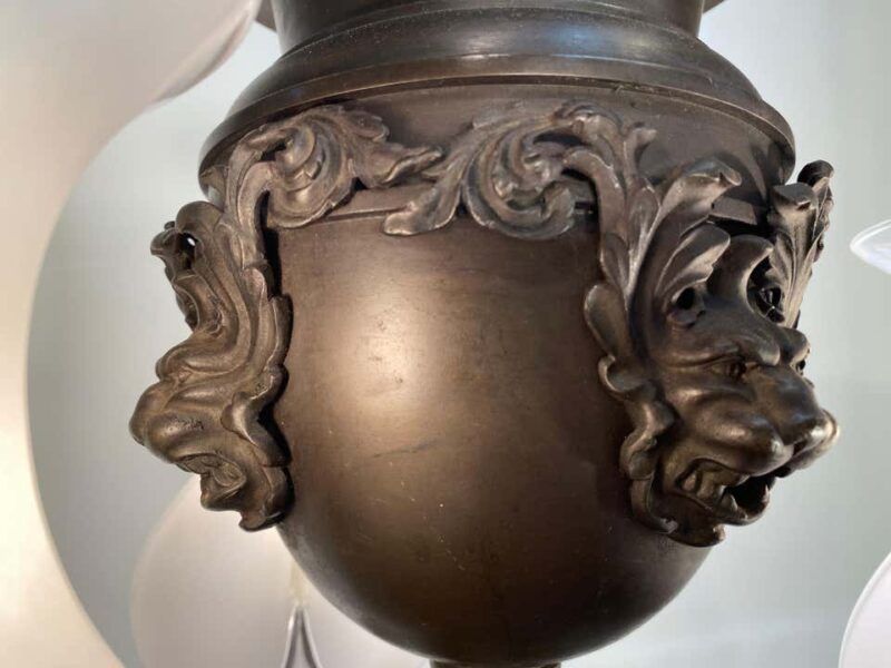 English Regency Bronze Argand Chandelier with Neoclassical Lion Mask - Image 4