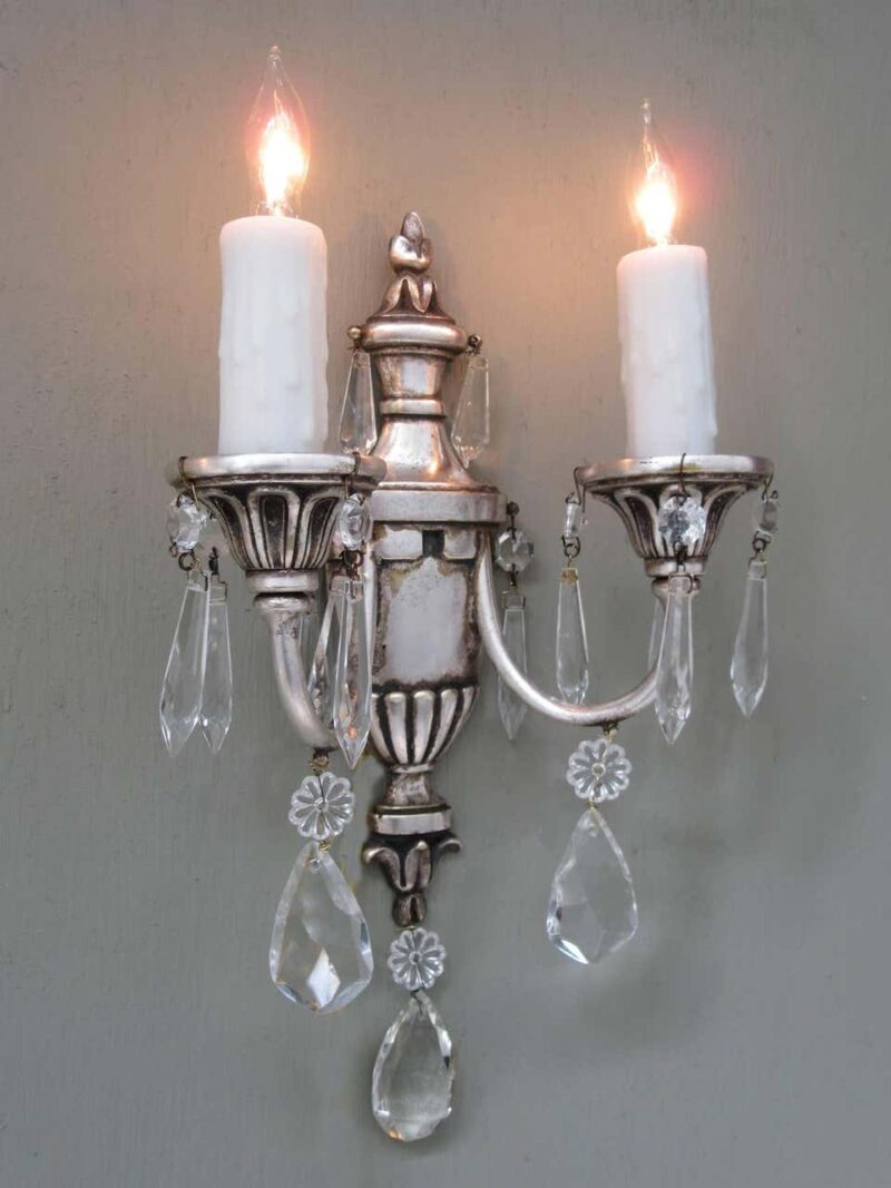 Early 20th Century Italian Neoclassical Silvered Bronze Urn and Crystal Sconces - Image 5
